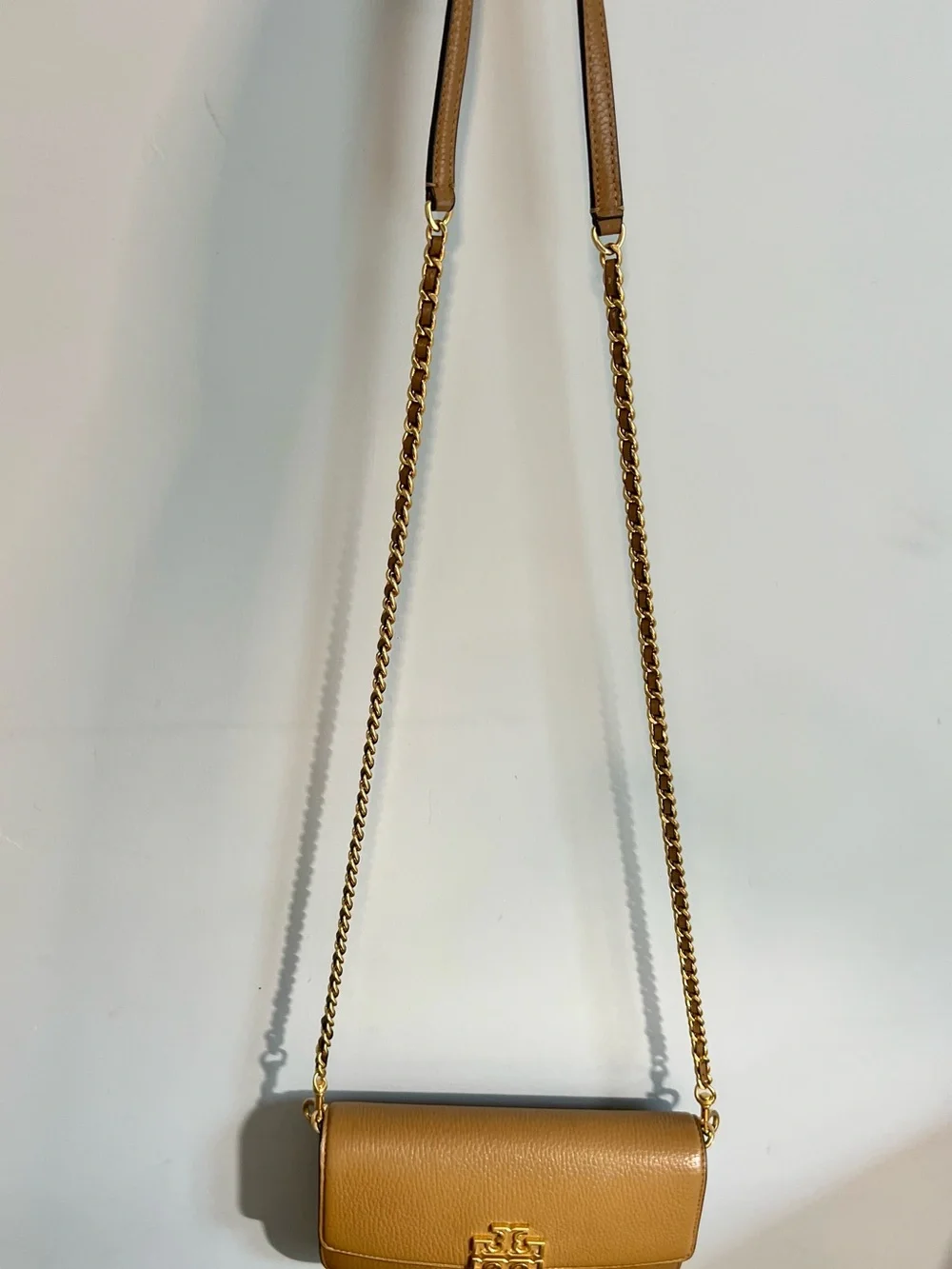 Tory Burch Camel/Tan Leather Shoulder Bag with Gold Logo